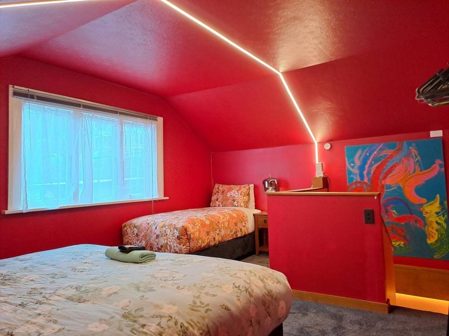 A Stone'S Throw From Town Main House Hotel Dunedin Buitenkant foto